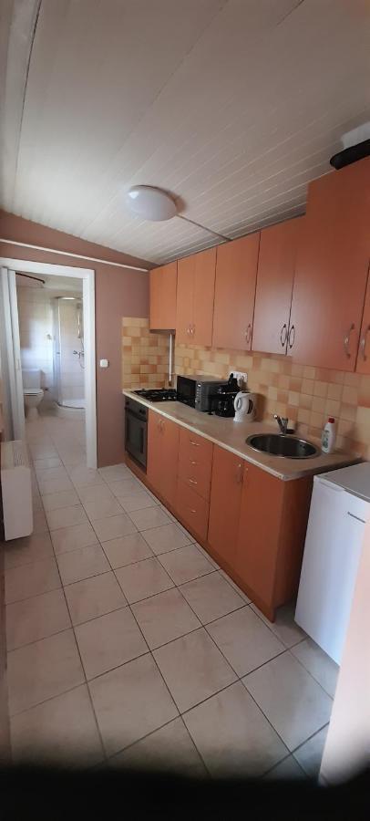 Lelle Lelke Apartmanház Balatonlelle Exterior foto