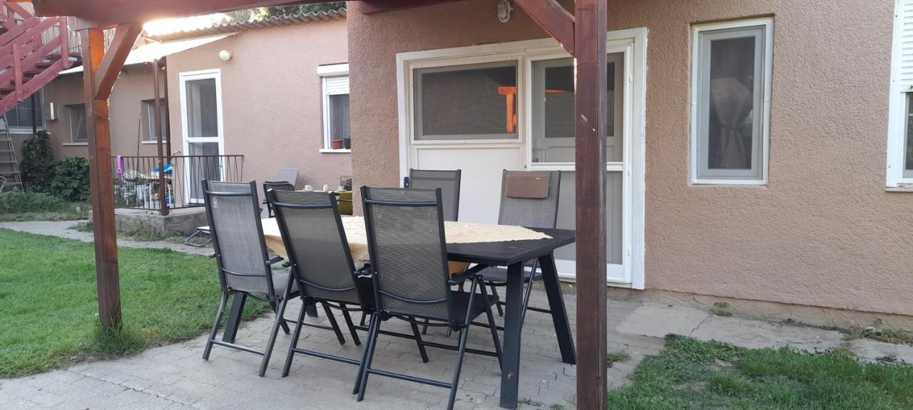 Lelle Lelke Apartmanház Balatonlelle Exterior foto