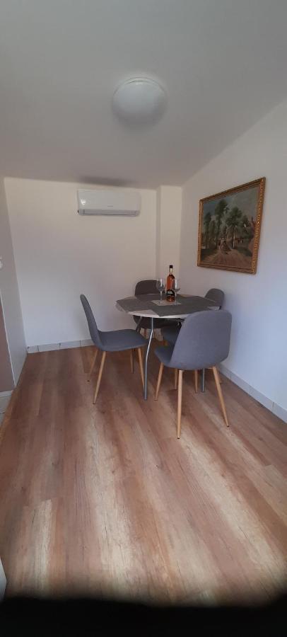 Lelle Lelke Apartmanház Balatonlelle Exterior foto