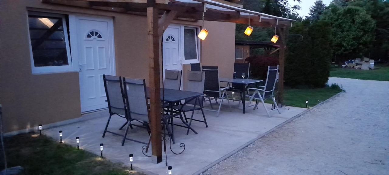 Lelle Lelke Apartmanház Balatonlelle Exterior foto