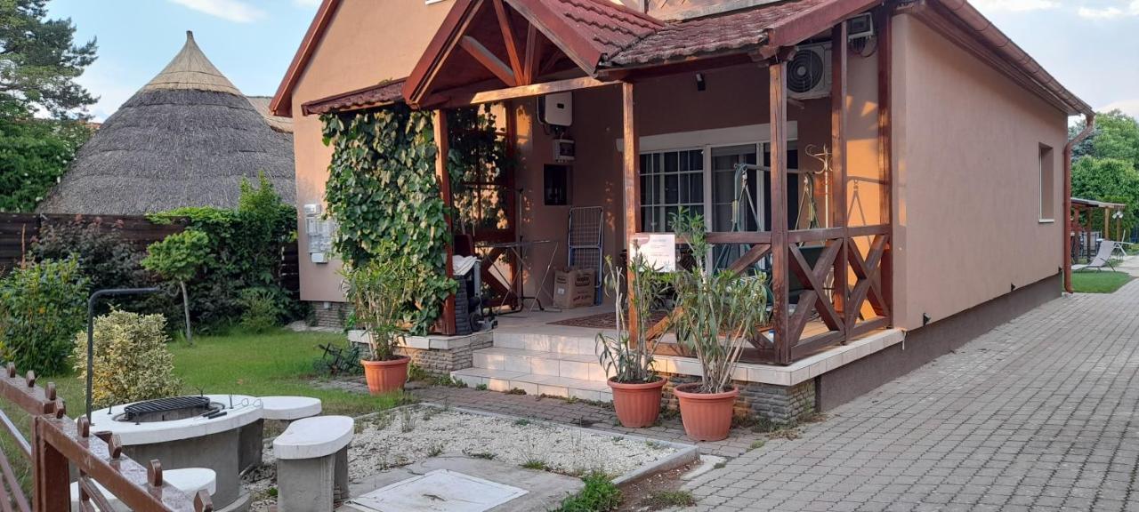 Lelle Lelke Apartmanház Balatonlelle Exterior foto