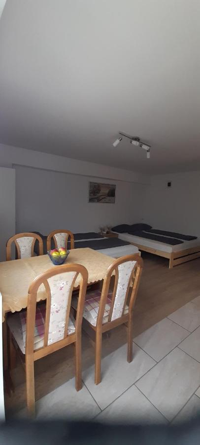 Lelle Lelke Apartmanház Balatonlelle Exterior foto
