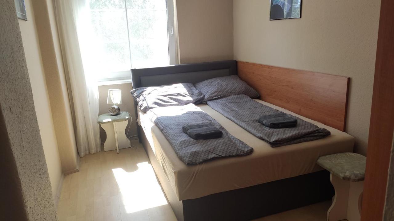 Lelle Lelke Apartmanház Balatonlelle Exterior foto