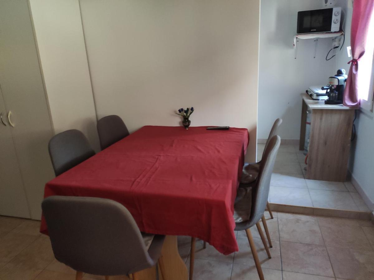 Lelle Lelke Apartmanház Balatonlelle Exterior foto