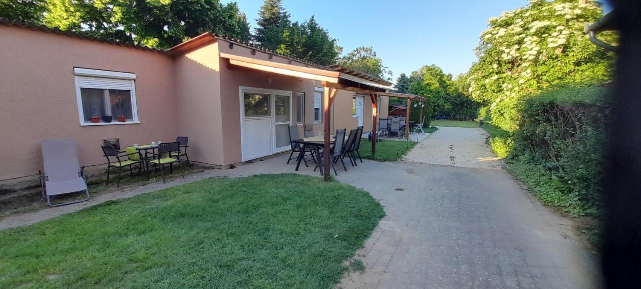 Lelle Lelke Apartmanház Balatonlelle Exterior foto