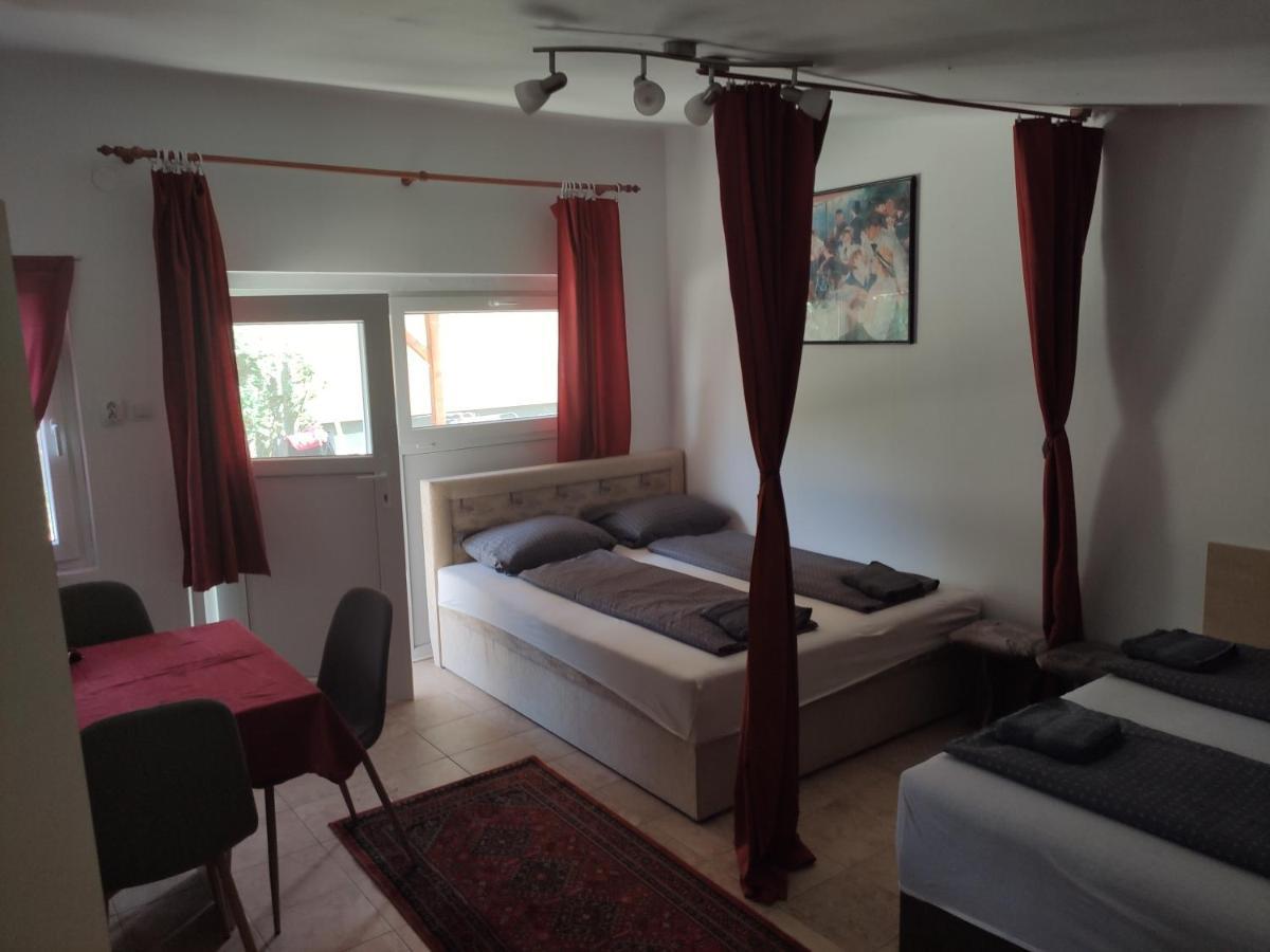 Lelle Lelke Apartmanház Balatonlelle Exterior foto