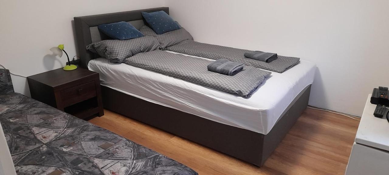Lelle Lelke Apartmanház Balatonlelle Exterior foto